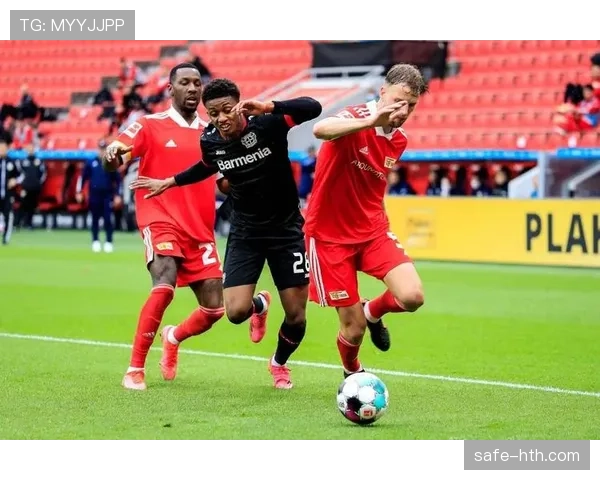 勒沃库森2-0轻取奥格斯堡，各项赛事不败纪录延续至40场