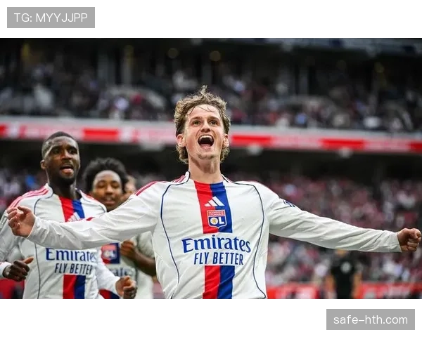 里昂主帅赛前发布会确认，三名主力后卫伤愈回归周末大名单