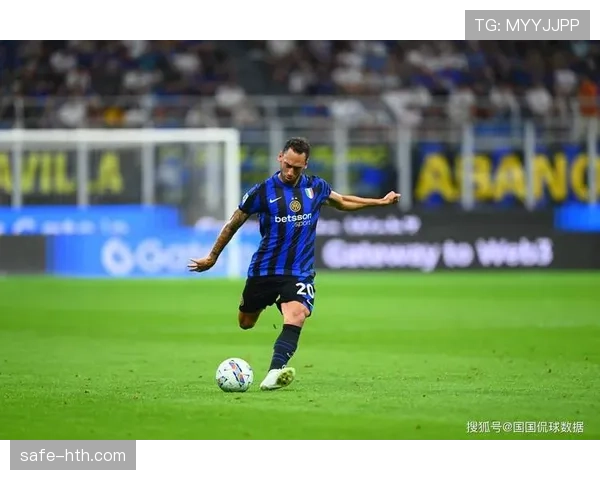 欧冠之夜后的米兰城:国米失利未阻球迷热情,北看台巨幅Tifo赛后获赞